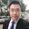老哥开汽车
