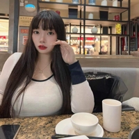 菜菜小妖精吖个人资料