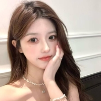 绵绵的青山下花正开