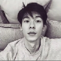 眼泪总是闪烁