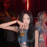 无关枫月小酒窝丶