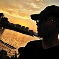 假装谁都不知道我是谁