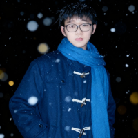 陪困困的卡姿兰大眼睛